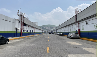 Foto de inmueble en Av. Dr. Gustavo Baz, Col. Niños Héroes C.P. 54017, Tlalnepantla de Baz