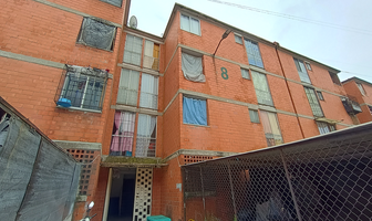 Foto de inmueble en TULIPANES, Col. San Pablo de las Salinas C.P. 54930, Tultitlán
