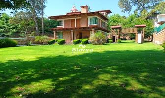 Foto de inmueble en AVANDARO, Col. Valle de Bravo C.P. 51200, Valle de Bravo