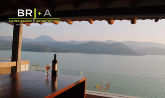 Foto de inmueble en VALLE DE BRAVO, Col. Valle de Bravo C.P. 51200, Valle de Bravo