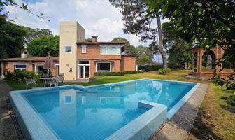 Foto de inmueble en https://www.google.com/maps/place/Del+Parque+21,+Avandaro,+51200+Valle+de+Bravo,+Méx./@19.1614572,-1, Col. Valle de Bravo C.P. 51200, Valle de Bravo