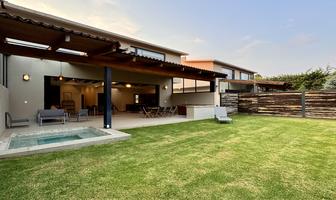 Foto de inmueble en https://www.google.com.mx/maps/place/Del+Carmen+36,+Avandaro,+51200+Valle+de+Bravo,+Méx./@19.1601865, Col. Valle de Bravo C.P. 51200, Valle de Bravo