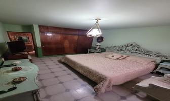 Foto de inmueble en MADERO, Col. Uruapan Centro C.P. 60000, Uruapan Foto de inmueble en MADERO, Col. Uruapan Centro C.P. 60000, Uruapan