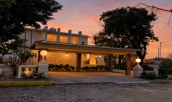 Foto de inmueble en Privada Ahuehuete, Col. Amates de Oaxtepec C.P. 62738, Yautepec