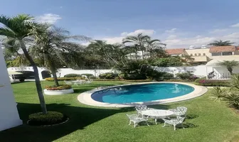 Foto de inmueble en Av. Palmira #., Col. Bosques de Palmira C.P. 62076, Cuernavaca