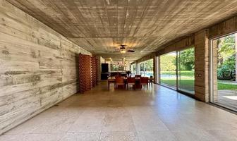Foto de inmueble en Av Atlacomulco, Col. Chapultepec C.P. 62450, Cuernavaca