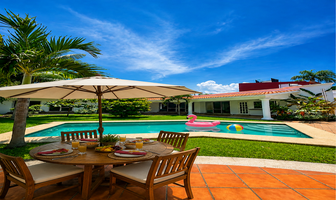 Foto de inmueble en Av José María Morelos, Col. Las Palmas C.P. 62050, Cuernavaca