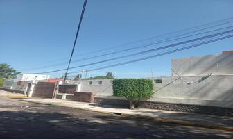 Foto de inmueble en Privacidad: Estacionamiento, Terraza Y Patio Privado, Col. Lomas de Atzingo C.P. 62180, Cuernavaca