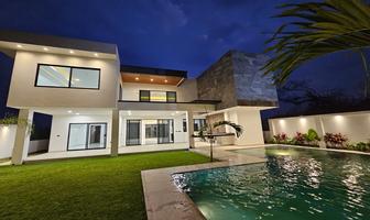 Foto de inmueble en Venta de Residencia con Alberca en Lomas De Cocoyoc, Col. Lomas de Cocoyoc C.P. 62847, Atlatlahucan