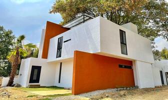 Foto de inmueble en , Col. Santa María Ahuacatitlán C.P. 62100, Cuernavaca