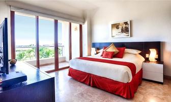 Foto de inmueble en Boulevard Riviera Nayarít, km 1, Col. Cruz de Huanacaxtle C.P. 63734, Bahía de Banderas