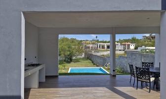 Foto de inmueble en Paseo del Rejoneador, Col. Canoas C.P. 67610, Montemorelos