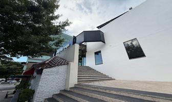 Foto de inmueble en Calzada del Valle, Col. Del Valle C.P. 66220, San Pedro Garza García