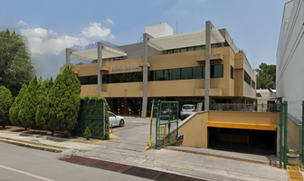 Foto de inmueble en calzada del valle, Col. Del Valle C.P. 66220, San Pedro Garza García