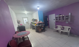 Foto de inmueble en Lila, Col. Lagos de Zirándaro C.P. 67277, Juárez