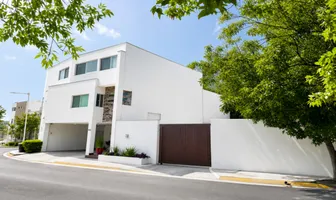 Foto de inmueble en Av. de la Tierra #415, Col. Privadas la Huasteca C.P. 66354, Santa Catarina