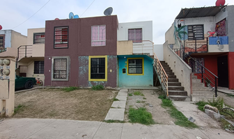 Foto de inmueble en AGUACATE 120D SECTOR ENCINO VALLE  DEL  ROBLE JUAREZ NUEVO LEON, Col. Valle del Roble C.P. 67458, Cadereyta Jiménez