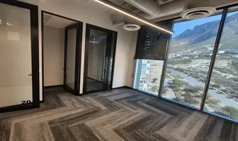 Foto de inmueble en Av. Fundadores #S/N, Col. Vía Cordillera C.P. 66196, Santa Catarina