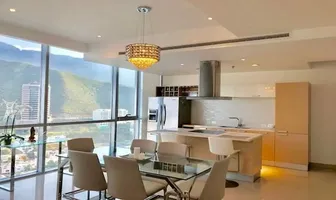 Foto de inmueble en Jesús Reyes Ferreyra #103, Col. Zona Valle Oriente C.P. 66278, San Pedro Garza García