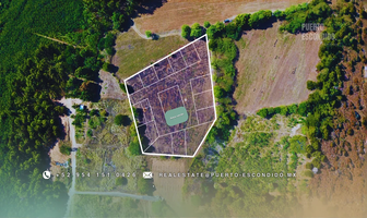 Foto de inmueble en puerto, Col. Barra de Navidad C.P. 70938, Santa María Colotepec