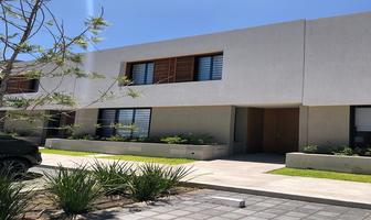 Foto de inmueble en Av de las torres, Col. Altos Juriquilla C.P. 76230, Querétaro
