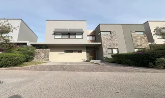 Foto de inmueble en Casa en Blvd. Altozano #3351, Col. Altozano el Nuevo Querétaro C.P. 76237, Querétaro