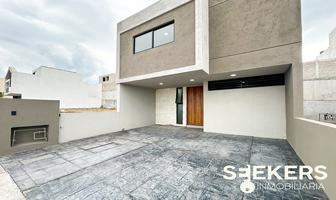 Foto de inmueble en Blvd Lago de Xochimilco, Col. Capital Sur C.P. 76246, El Marqués