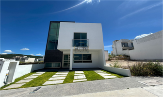 Foto de inmueble en Blvd.Lago de chapulteoec, Col. Capital Sur C.P. 76246, El Marqués