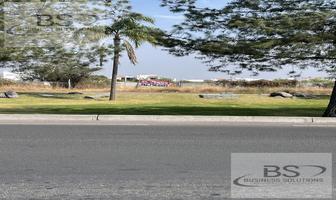 Foto de inmueble en Oportunidad Venta Terreno CON USO DE Suelo Mixto 2,500m2 Queretaro Ti/d, Col. Ciudad Maderas Montaña C.P. 76246, El Marqués