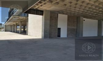 Foto de inmueble en Local EN Renta DE 216.44m2 + 45m2 Terraza PB/ Bernardo Quintana, Col. Claustros del Sur C.P. 76093, Querétaro