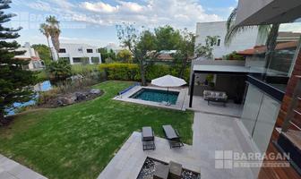 Foto de inmueble en Casa en El Campanario Residencial & Golf · Frente a Lago/campo 18 Hoyos · 602 m² · 4 Rec · Plusvalía, Col. El Campanario C.P. 76146, Querétaro