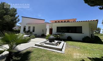 Foto de inmueble en Casa en Venta en El Campanario, Estilo Contemporáneo y Colinda con Campo de Golf, Col. El Campanario C.P. 76146, Querétaro