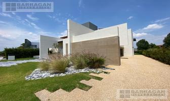 Foto de inmueble en Casa en Venta en El Campanario, Moderna con Alberca, Jacuzzi y Sala de Cine, Col. El Campanario C.P. 76146, Querétaro