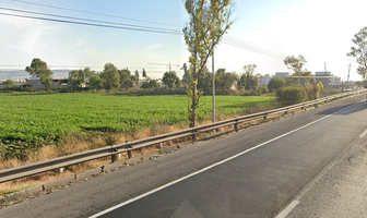 Foto de inmueble en Carretera Queretaro - Celaya, Col. Fuentes Residencial C.P. 76137, Querétaro