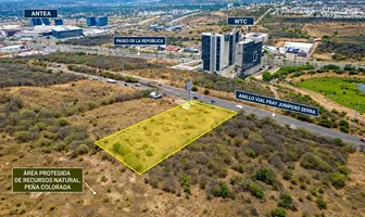 Foto de inmueble en Anillo Vial Fray Junipero Serra, Col. Juriquilla C.P. 76226, Querétaro