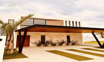 Foto de inmueble en Casa con Amplio Jardín en Privada con Vigilancia, Juriquilla, Col. Juriquilla C.P. 76226, Querétaro