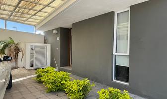 Foto de inmueble en Avenida Santa Fe, Col. Juriquilla Santa Fe C.P. 76230, Querétaro