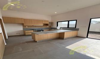 Foto de inmueble en Venta Casa DE Tres Niveles CON Jardín Amplio EN Altos DE Juriquilla, Col. Juriquilla C.P. 76226, Querétaro