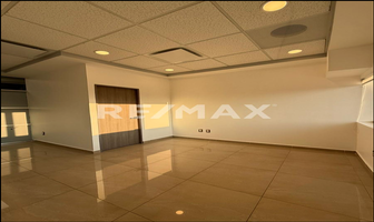 Foto de inmueble en Av Tecnologico, Col. Las Fuentes C.P. 76030, Querétaro