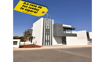 Foto de inmueble en Boulevard Grand, Col. Loma Juriquilla C.P. 76226, Querétaro