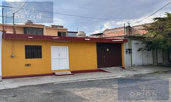 Foto de inmueble en Casa Venta 5 Recamaras a pie de Calle Ideal Para Vivir Invertir Emprender en Queretaro, Col. Lomas de Casa Blanca C.P. 76080, Querétaro