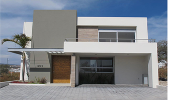 Foto de inmueble en Paseo de las Lomas, Col. Lomas de Juriquilla C.P. 76226, Querétaro