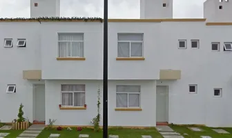 Foto de inmueble en AV MERCEDARIOS, Col. Misión de Santa Cruz C.P. 76804, San Juan del Río