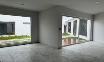 Foto de inmueble en av del cantil, Col. Real de Juriquilla C.P. 76226, Querétaro