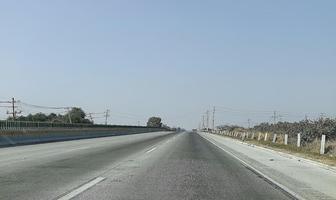 Foto de inmueble en Carretera Queretaro -  Celaya, Col. Santa María Magdalena C.P. 76137, Querétaro