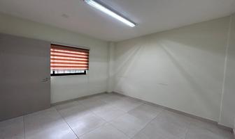 Foto de inmueble en av de la piedra, Col. Satélite C.P. 76110, Querétaro