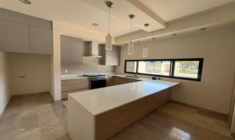 Foto de inmueble en Av Los Portones, Col. Valle de Juriquilla C.P. 76100, Querétaro