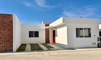 Foto de inmueble en Av. del Ferrocarril, Barrio del Nuevo Espiritu Santo,San Juan del Río, Qro., Col. Vegas del Río C.P. 76803, San Juan del Río