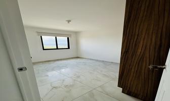 Foto de inmueble en Circuito Universidades, Col. Zakia C.P. 76269, El Marqués