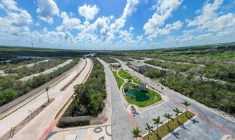 Foto de inmueble en AV. AYUCÁN, Col. Cancún (Internacional de Cancún) C.P. 77569, Benito Juárez